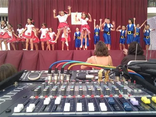 Sonorizaciones En Colegios Para Fiestas De Fin De Curso   Play Backs